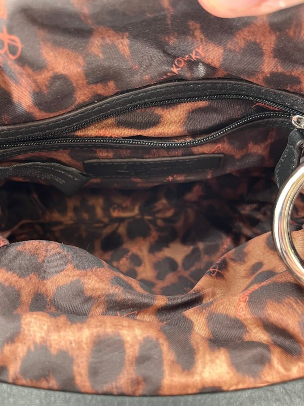B Makowsky Drawstring Bucket Bag Black Pebbled Leather Silver Hardware Pocket - Picture 8 of 13